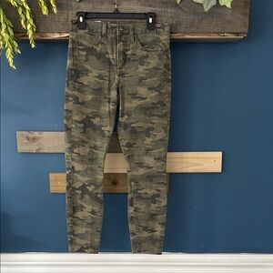 GAP Olive Camo True Skinny Jeans NWOT Size 6